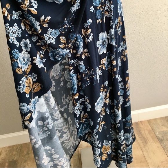 Floral Print Off-the-shoulder Dress - Picture 5 of 6